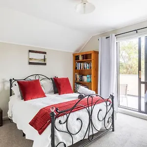 Quiet And Cosy Homestay Waikanae